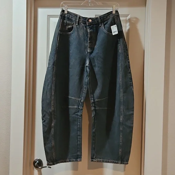 Free People Good Luck Barrel Jeans Mid Rise Distressed Relaxed Ian Indigo 28 NWT - Picture 2 of 16
